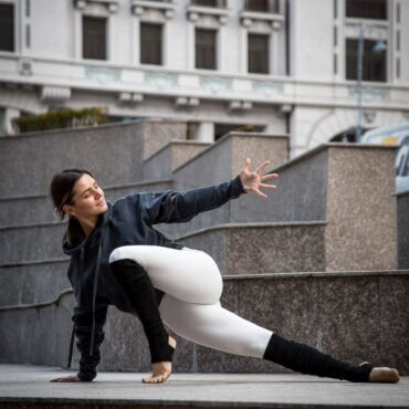 Iulia (Shanti Livjeet Kaur). Instructor Yoga