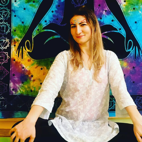 Daniela Oana Vornicescu. Instructor Yoga. Terapeut.