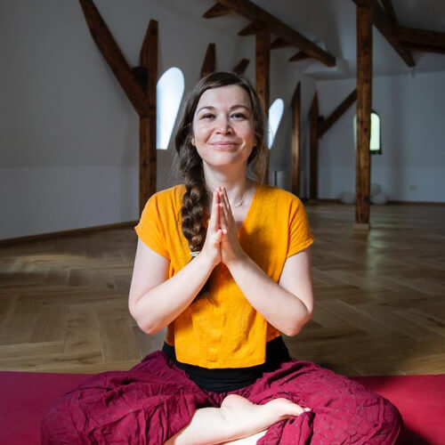 Dana Nedelcu. Create Yourself Guide. Yoga Instructor