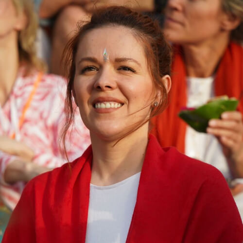 Alexandra Manolache. Instructor Kriya Yoga